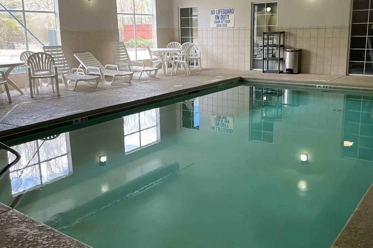 Baymont By Wyndham Sumter Hotel Exterior photo